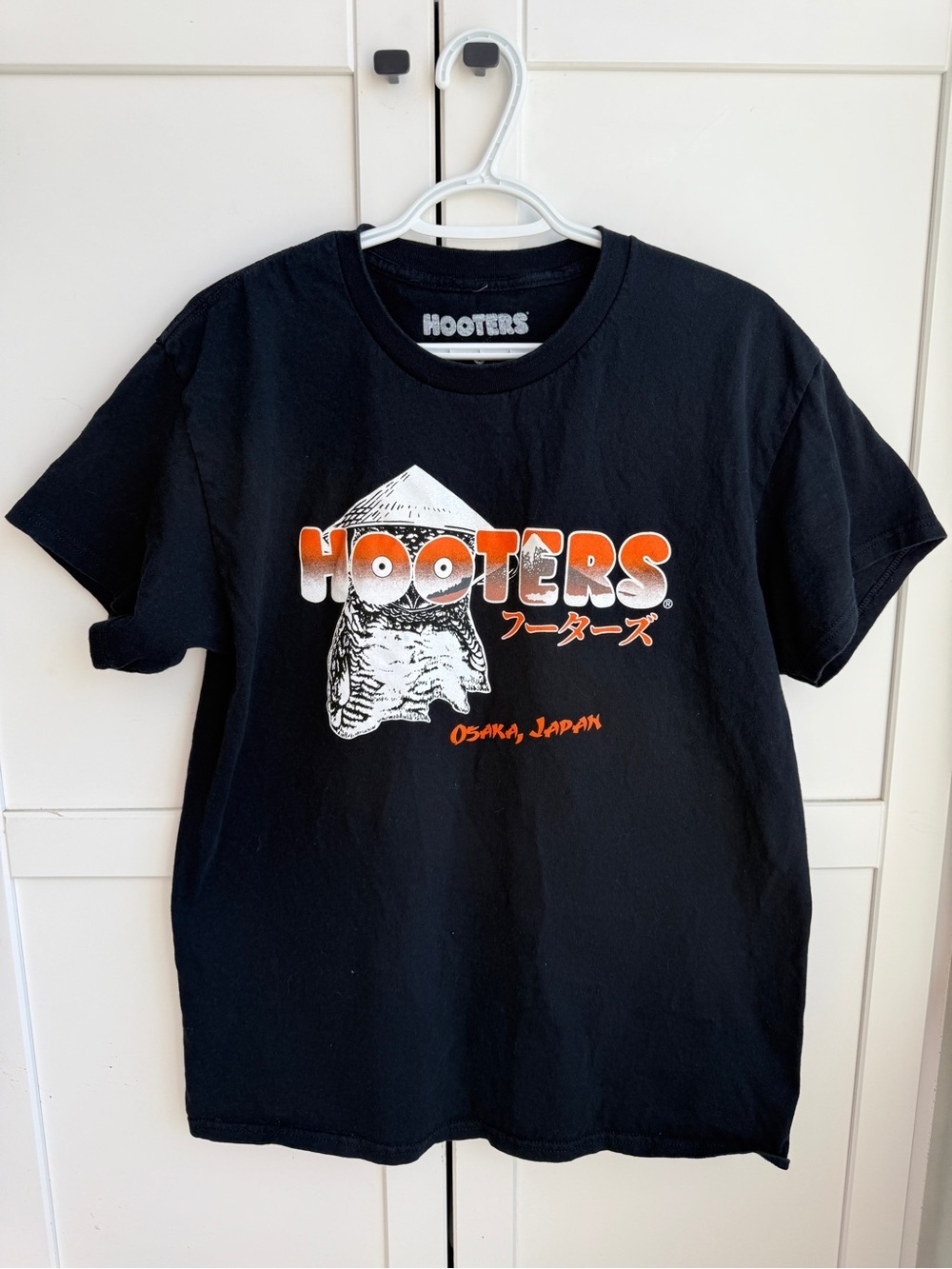 Retro Hooters Osaka Japan Souvenir Graphic Tee Men’s Size L Grunge Streetwear
